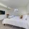 Large Pet-Friendly Sleeps 10 Near Palmer Park - Papeton