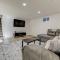 Large Pet-Friendly Sleeps 10 Near Palmer Park - Papeton