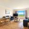 Absolute Beachfront Apartment 2B