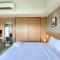 Spacious and Elegant Studio Apartment Mustika Golf Residence By Travelio - 芝卡朗