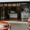 New Listing Loft Apt & A C in Heart of Devonport