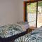 Seaview Townhouse 3 - Bring your own linen.