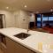 Ruby Red, 1Bd 1Bth Apt - Woden CBD - Phillip