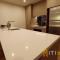 Ruby Red, 1Bd 1Bth Apt - Woden CBD - Phillip