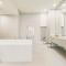 Luxurious Enormous 5brm Penthouse