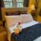Cozy room near Airport & Highway