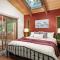 ZigZag Basecamp · Cozy Cabin Perfect for Nature Escapes w/ Hot Tub