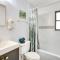 about 5 Mi to Beaches Spacious Tampa Bay Home! - تامبا