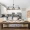 Charming 5bd - BBQ - Deck- 4mins Duke University - دورهام