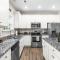 Charming 5bd - BBQ - Deck- 4mins Duke University - دورهام
