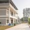 Super Townhouse Amaraa Farms Near LuLu Hypermarket