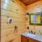 Spacious Wilmington Cabin Walk to Lake - 威尔明顿