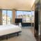 B Hotel