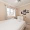 4 Bed House in Greater London Parking Pass the Keys - 伦敦