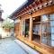Hanok JAE l 4BR 2Bath l 9min from Anguk STN - Seúl