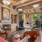 1121 E Alameda St