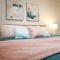 Modern Retreat With 4 King Beds, Airport, Disney+