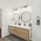 Elite 4BR 2BA Holiday Home with Hot Tub, Pool, and BBQ
