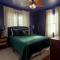 The Peacock - Artsy East Hill Getaway - بينساكولا