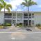Private Patio, Walk to All! 5min- Siesta Keys Best Beach, 1min- Shopping Dining & Entertainment! - Sarasota