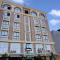 Super Townhouse Poona Royal