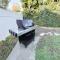 Cozy LA Haven with Backyard Oasis - Лос-Анджелес