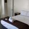 Tully Motel