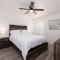 Comfortable 2BR - Pool Near Major Attractions - 新布朗费尔斯