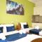 Friends House - Borsh Hotel