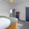 7BR, 7 En-suite, Free Parking, WiFi , Sleeps 14 - Coventry