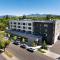 Stylish SoBo Condo - Steps to Main St