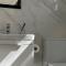 Kick back and relax in this calm, stylish space - Сент-Джеймс