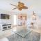 The Village Breeze 6BR with heated Pool, near Beach, 250ft to Siesta Key Village! - 西耶斯塔岛