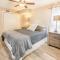 The Village Breeze 6BR with heated Pool, near Beach, 250ft to Siesta Key Village! - 西耶斯塔岛