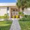 The Village Breeze 6BR with heated Pool, near Beach, 250ft to Siesta Key Village! - 西耶斯塔岛