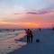 The Village Breeze 6BR with heated Pool, near Beach, 250ft to Siesta Key Village! - 西耶斯塔岛