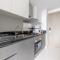 Stunning Canal Viewbusiness Bay High Floorstudio