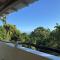 Propiedad de alto standing con vista al mar, piscina, tenis, hasta 12 personas