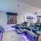 Immersive Spa Retreat with Sauna & 15m to Red Rocks - ليكوود
