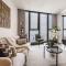 Queens Place Classy Lvl 69 Apt w Skyline Views