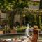 Domaine De Manville