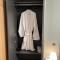 Modern suite - Feltham