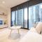 Central Melbourne 1br1ba Apt With Balcony