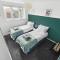 Stylish Home From Home 3 bed house, sleeps 6, private parking, WiFi Leamington Spa - 利明顿温泉