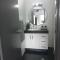 Cairns Chic Suite - Motel Room A