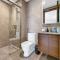 EaseMyTrip - Cozy and Elegant 1BR Apt with Large Pool and View