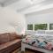 Skenes Creek Beach Retreat Free Wi-Fi Ocean views.