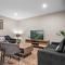 Sovereign Hill Close -private, peaceful, modern