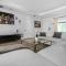 Spacious 3 bedroom Home with Oversized Pool & Backyard - Miami