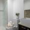 2BR Apt Next to Melbourne Central with City Views - Melbourne